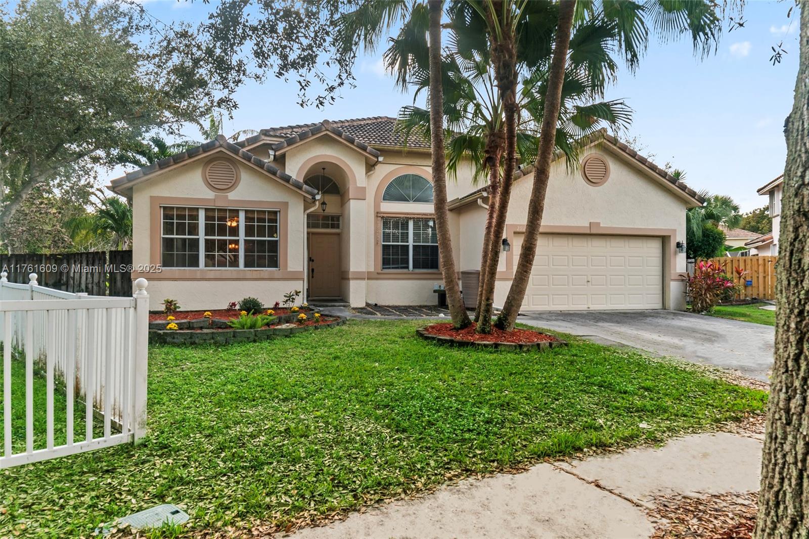 Home sold by Adi Gal at 2918 Dublin Cir, Cooper City