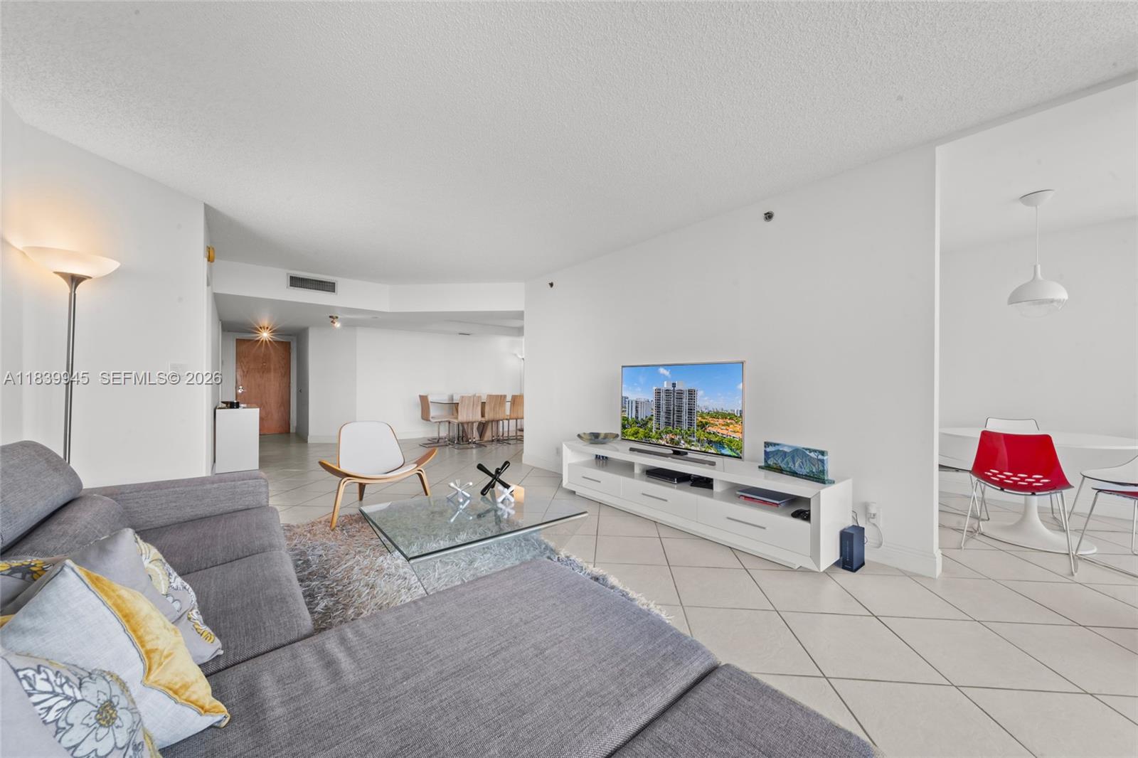 3598 Yacht Club Dr #601+DEN in Aventura