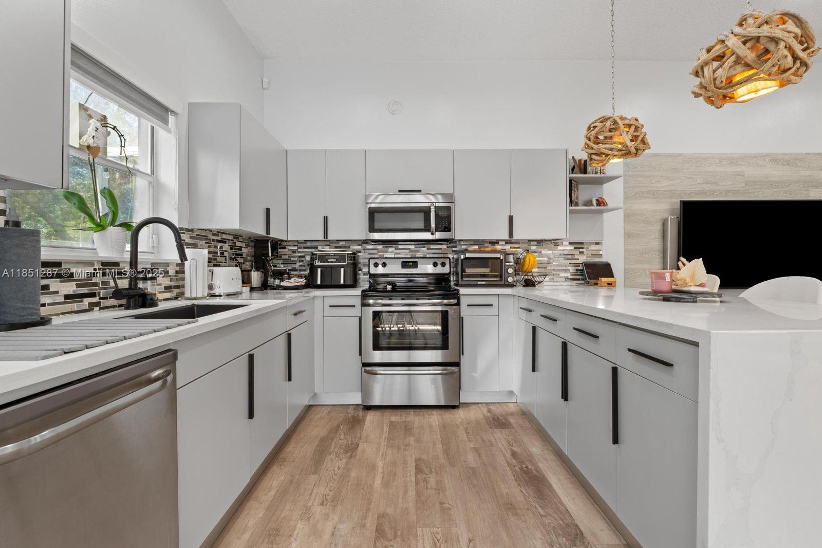 18266 6th St in Pembroke Pines