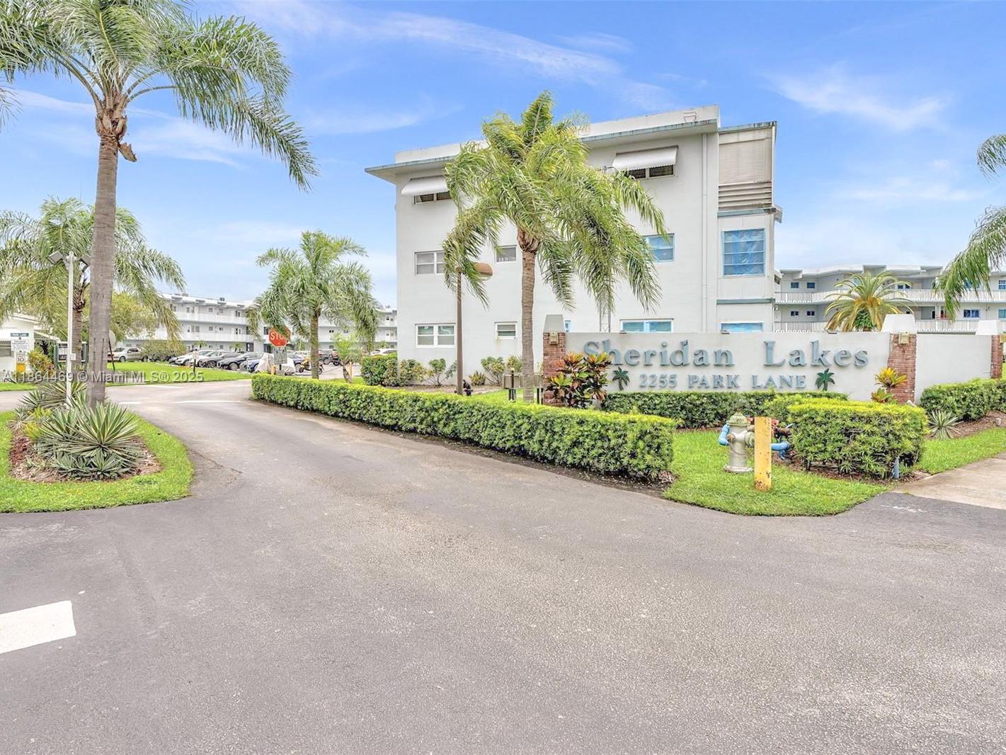 2300 Park Ln #105 in Hollywood