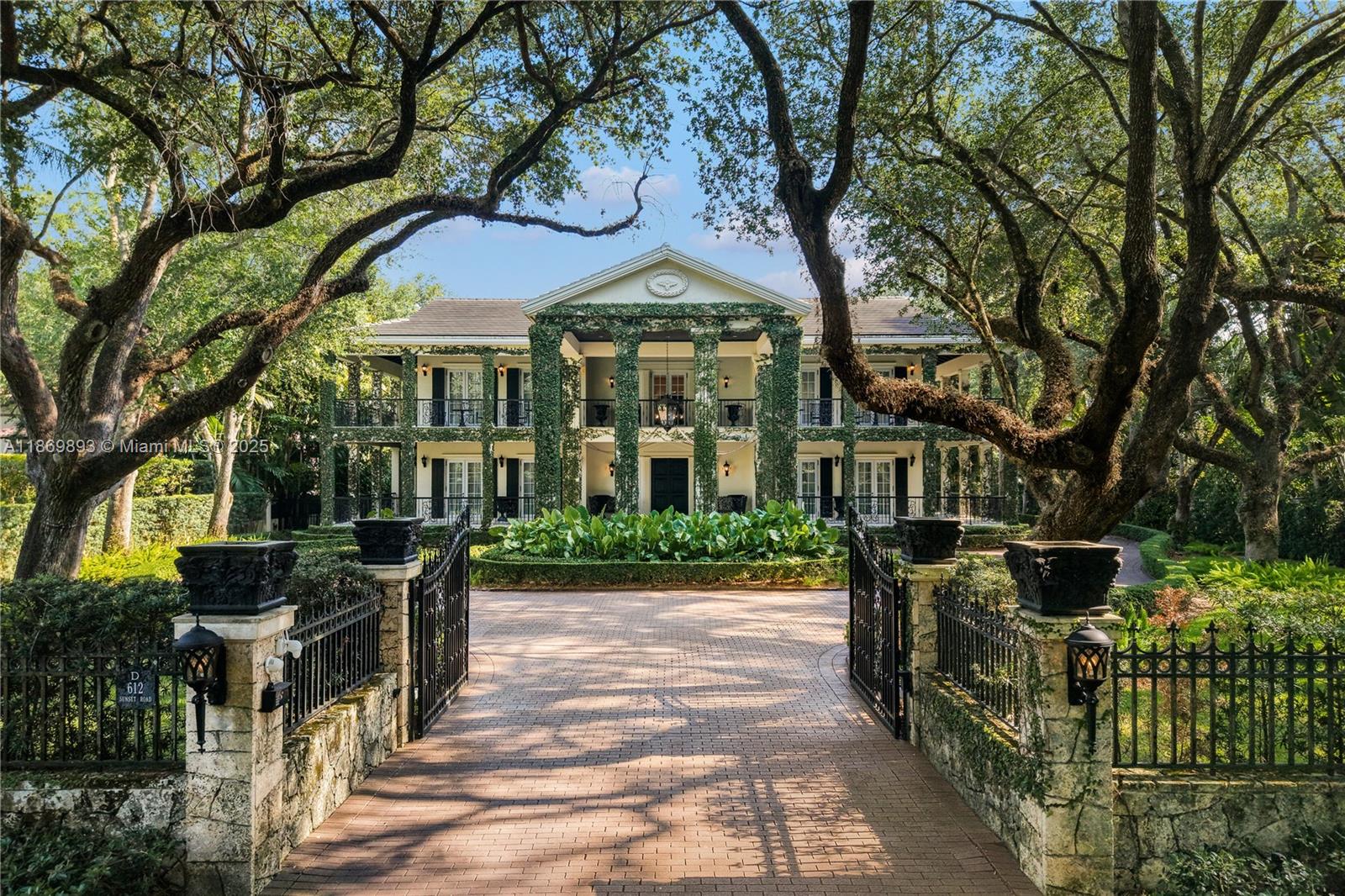 612 Sunset Dr in Coral Gables