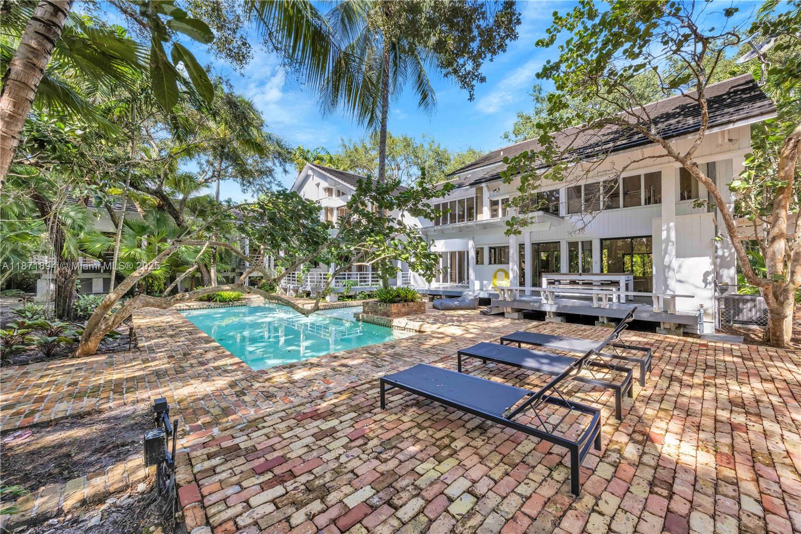 5600 Oakwood Ln in Coral Gables