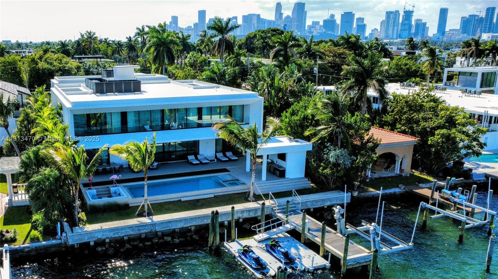 375 Hibiscus Dr in Miami Beach