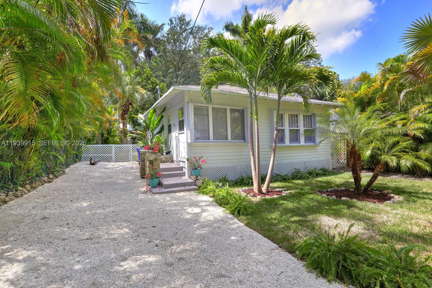 3660 Poinciana Ave in Coconut Grove