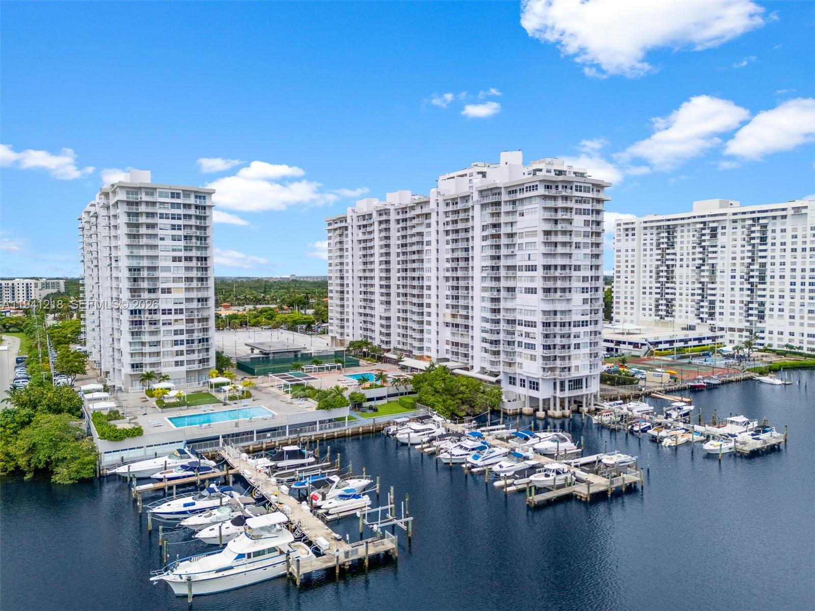 18041 Biscayne Blvd *BOAT SLIP & UNIT* #1605 in Aventura