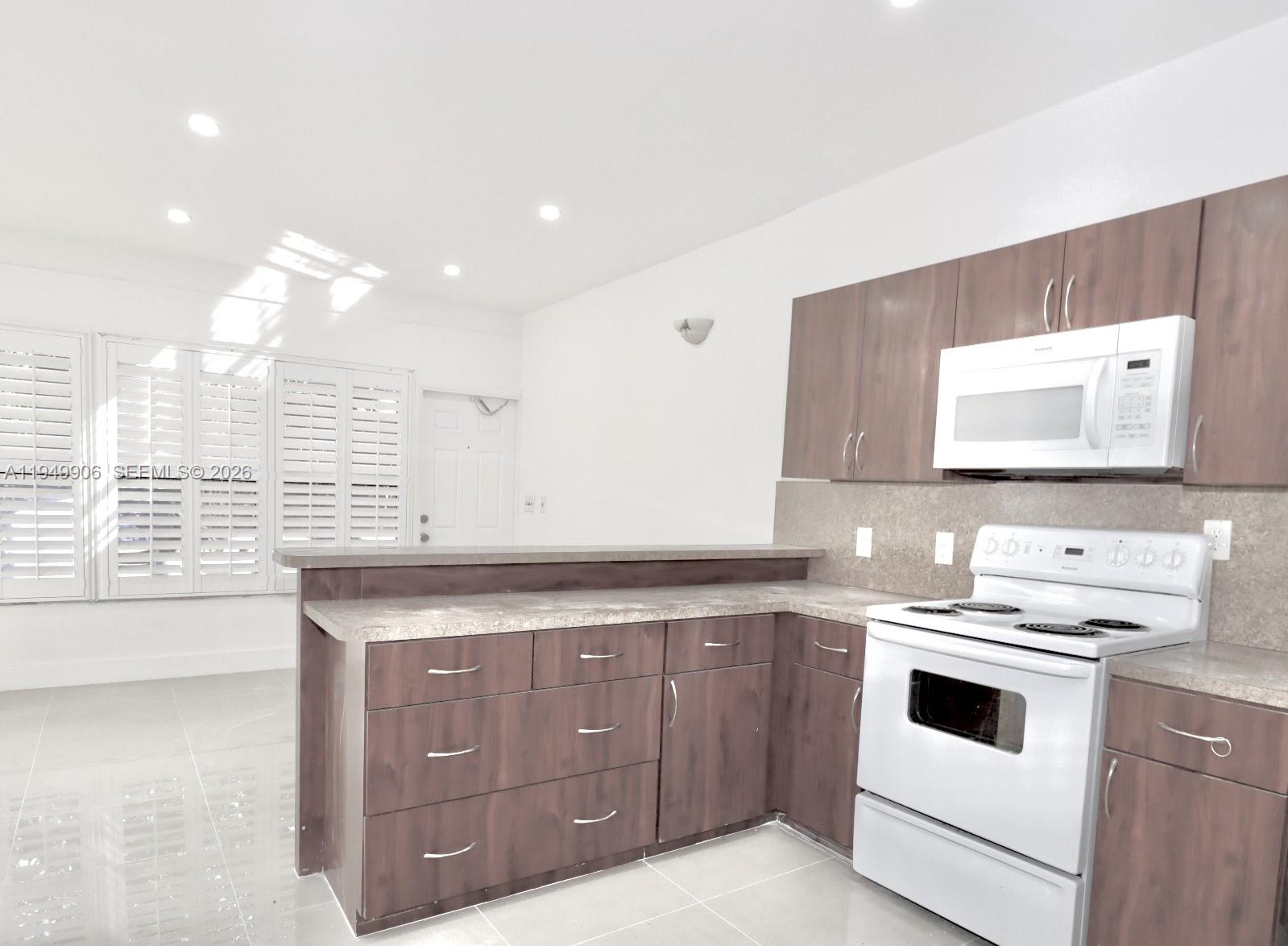 2806 Taylor St #D in Hollywood