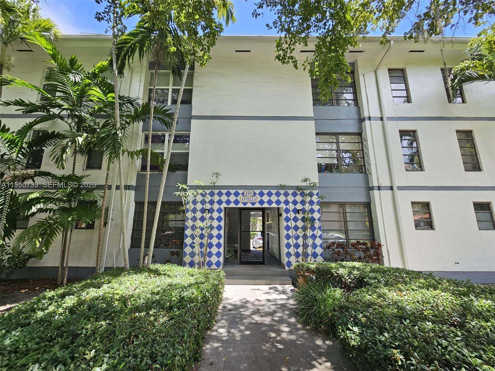 235 Antilla Ave #4 in Coral Gables
