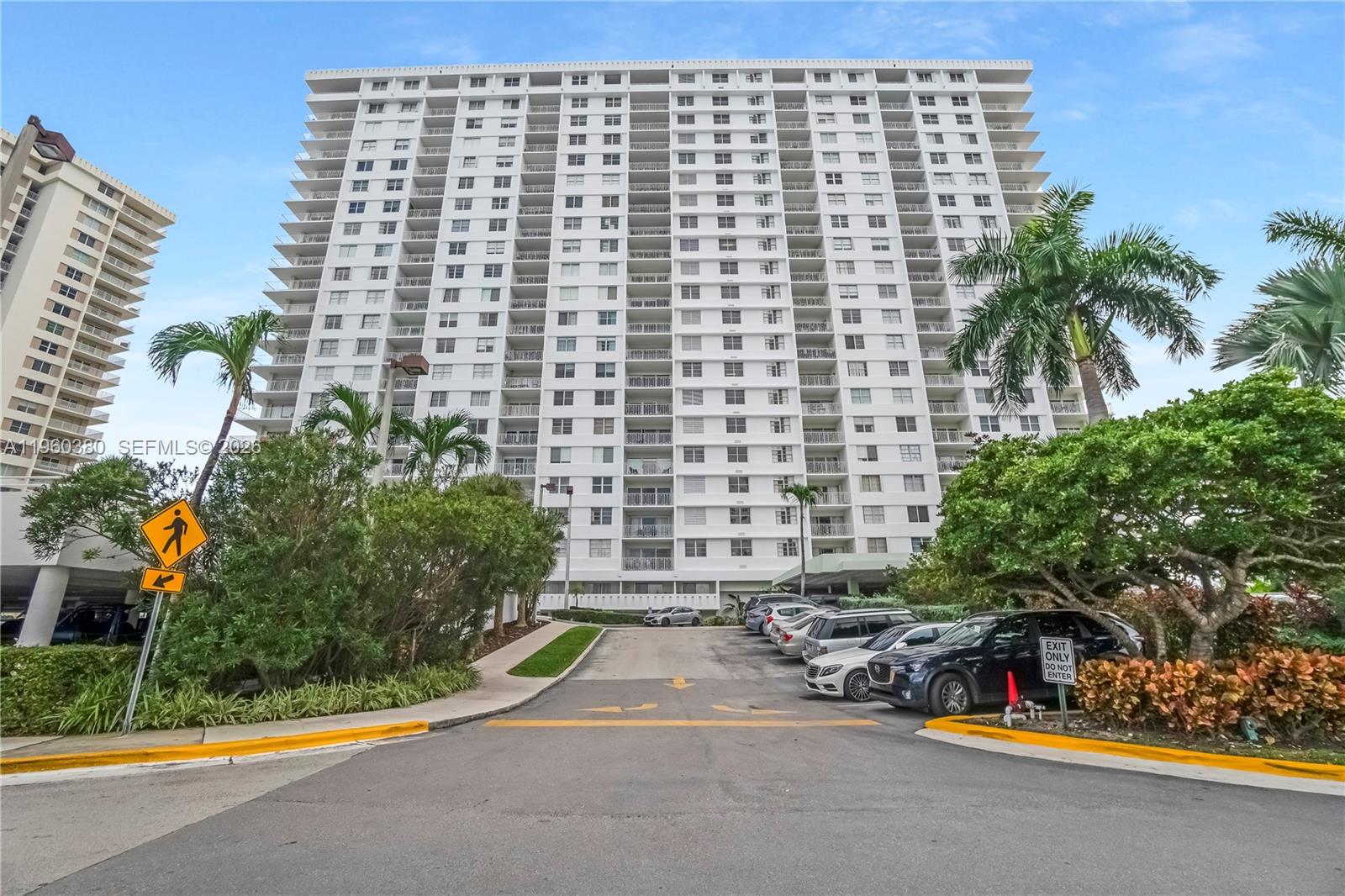 500 Bayview Dr #125 in Sunny Isles Beach