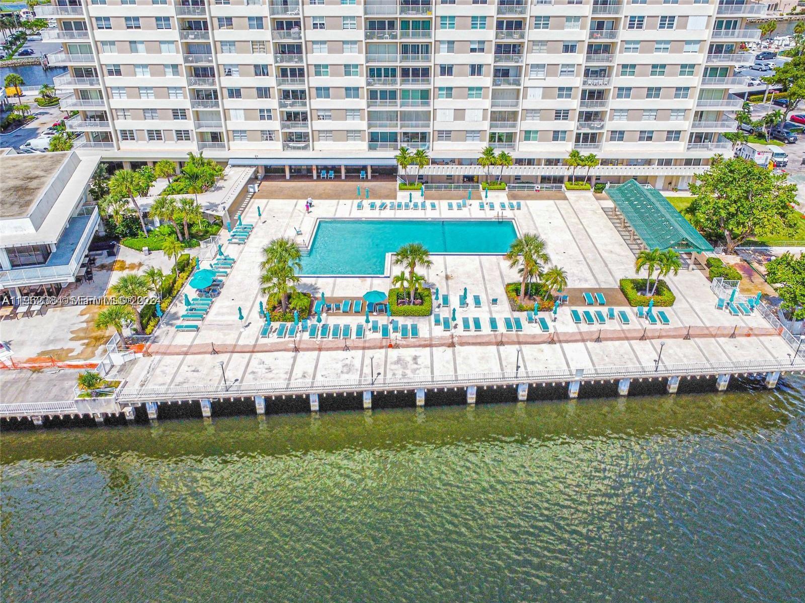 300 Bayview Dr #707 in Sunny Isles Beach