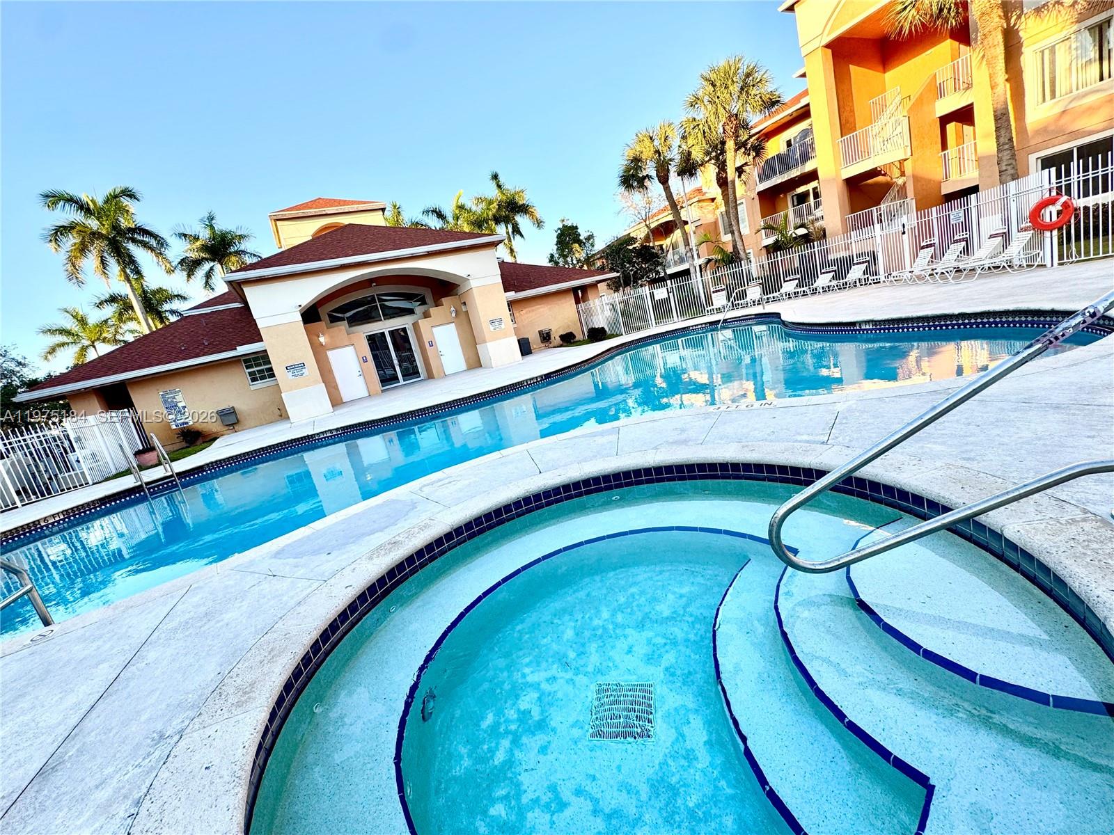 6900 39th St #207J in Davie