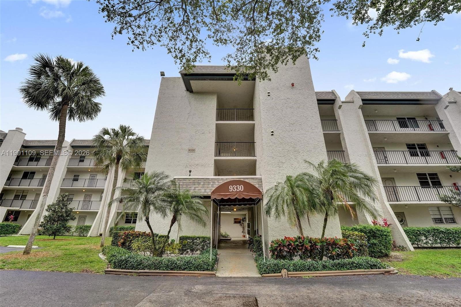 9330 Lagoon Pl #109 in Davie