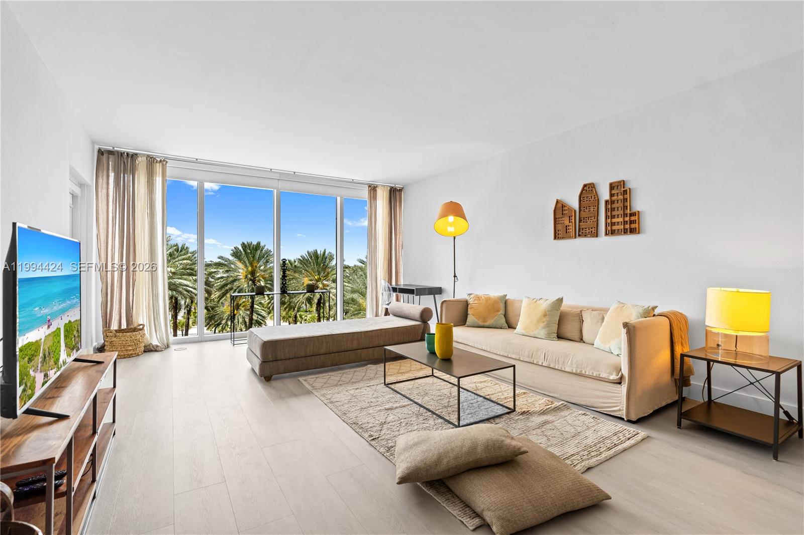 10275 Collins Ave #429 in Bal Harbour