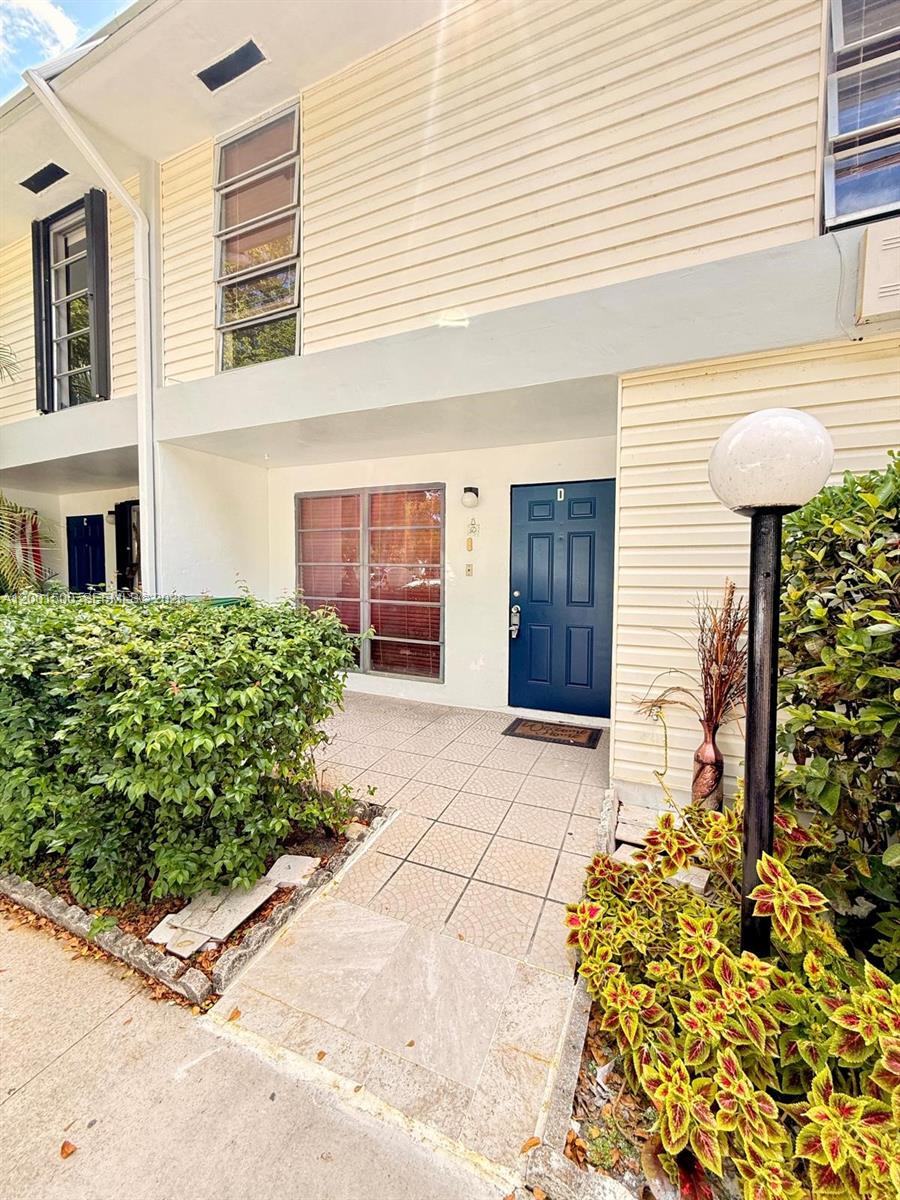 2750 34th Ave #9D in Hollywood