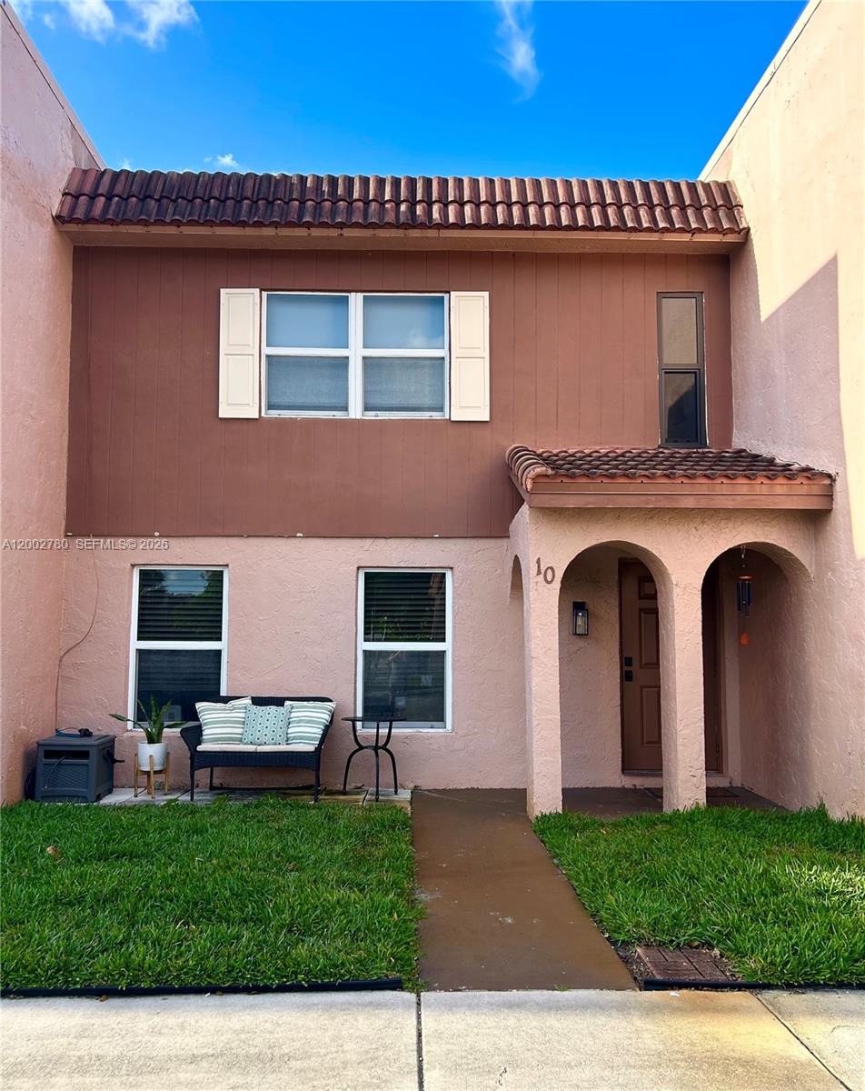 10 Laredo Pl #NA in Davie